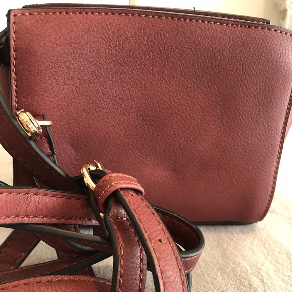 Simply Noelle Mini Crossbody Bag - Picture 3 of 4